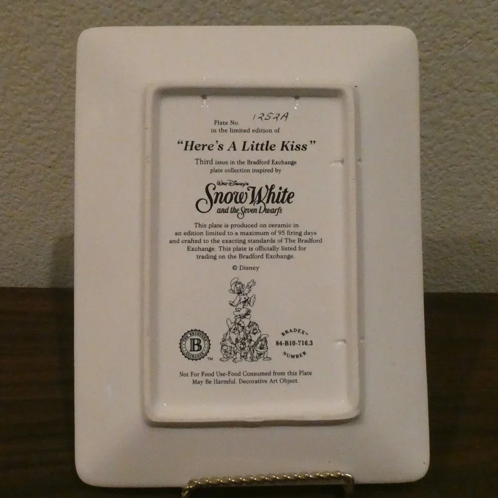 SALE - Snow White and the Seven Dwarfs “Here’s A Little Kiss” Collector’s Plate - Picture 4 of 6